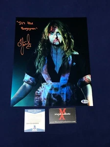 FOTO SCOUT TAYLOR-COMPTON AUTOGRAFIADA FIRMADA 11x14 ROB ZOMBIE HALLOWEEN BECKETT - Imagen 1 de 2