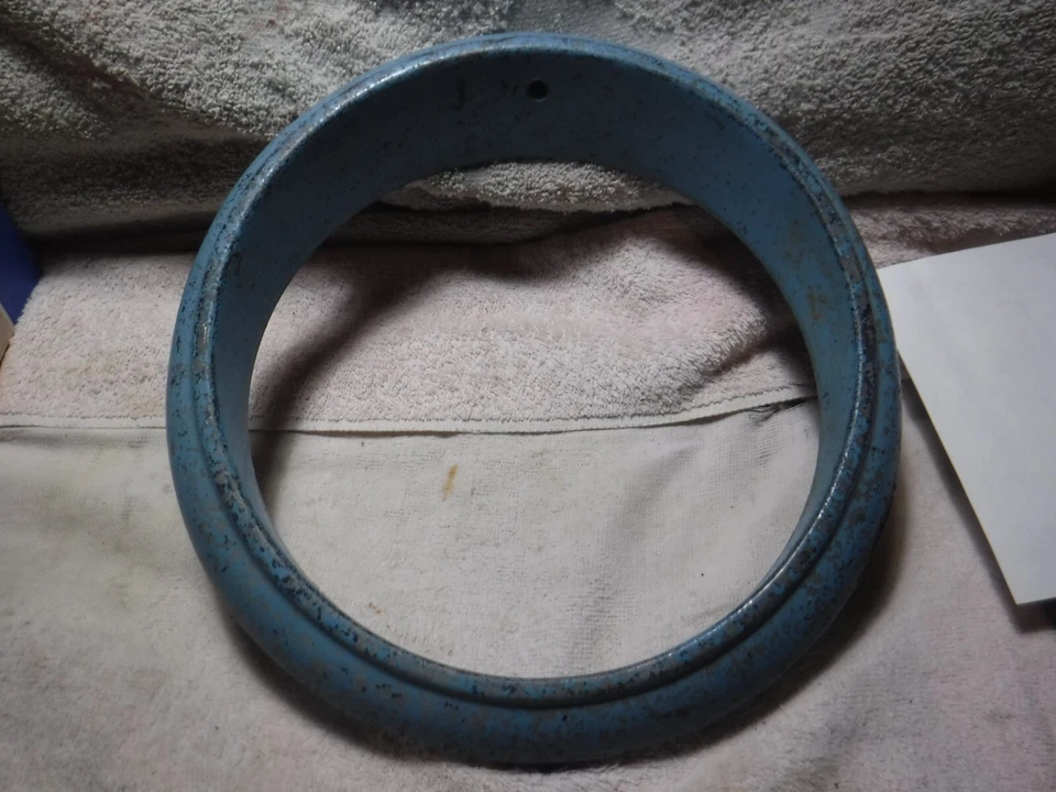 Anillo de faros Studebaker Lark 1959-1960.   Buen usado original Foto 1 de 4