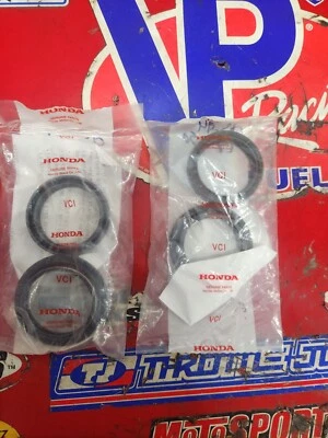 HORQUILLA HONDA CR500 SELLO POLVO Y ACEITE OEM 51490-KZ4-305 Foto 1 de 3