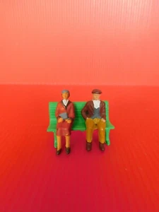 STARLUX / PETITES TAILLES . LES CIVILS : RARE ENSEMBLE DE 2 FIGURINES et 1 banc - Imagen 1 de 6
