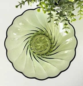 "Cuenco de vidrio verde vintage Hazel-Atlas Colonial Swirl, 9""" - Imagen 1 de 3