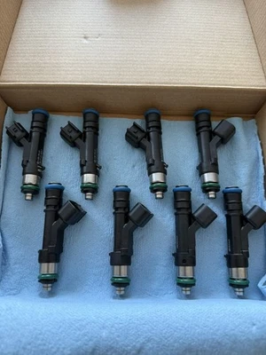 Juego de inyectores de combustible Mopar Ram Jeep 6,4 L V8 OEM con clip circular | 68530326AA 2022 - 2024 Foto 1 de 4