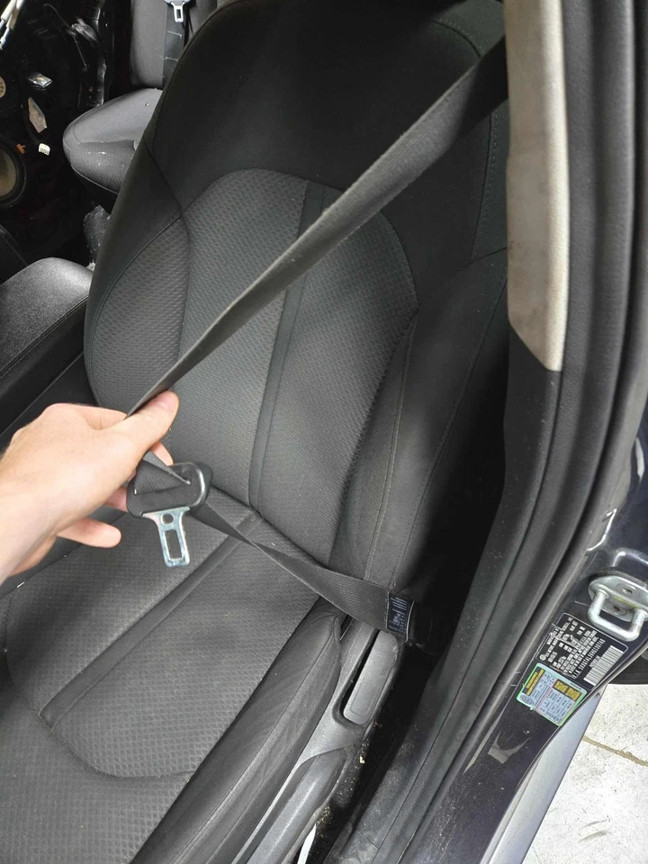 KIA OPTIMA 2016-2020 retractor de cinturón de seguridad del conductor *negro* fabricante original de EE. UU. 8810D5500WK Foto 1 de 1