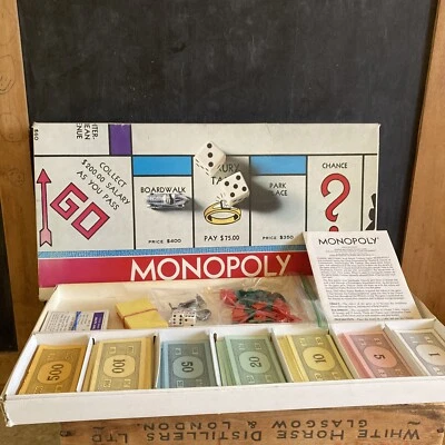 Vintage1975 Monopoly Real Estate Trading Board Game Parker Brothers Classic No.9 - Image 1 of 4