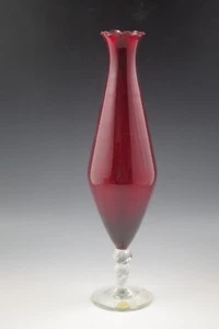 VINTAGE ITALIAN GLASS BI-COLOR RUBY RED FLUTED VASE 12" DIAMOND SHAPE - Picture 1 of 3