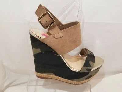 Sandalias de cuña Betsey Johnson Rambling camufladas con correa al tobillo para mujer EE. UU. 6,5 M Foto 1 de 4