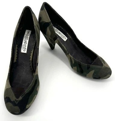 NAUGHTY MONKEY Women’s Distressed Stretch Casual Heels Pumps Green Camo Sz 7.5 - Image 1 of 4