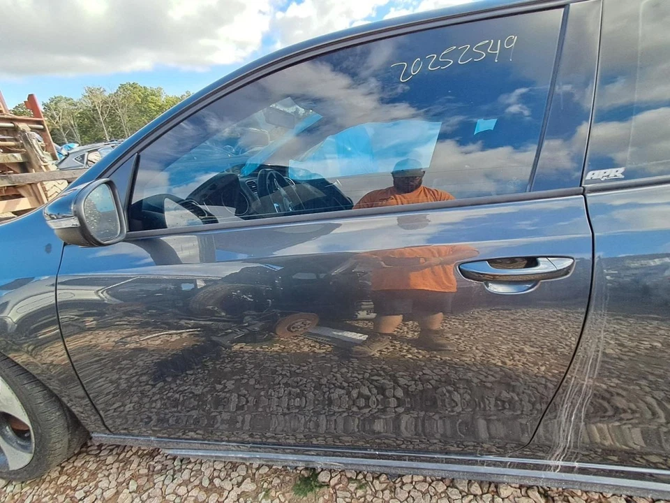 (LOCAL PICKUP ONLY) Driver Front Door Hatchback Electric 2 Door Fits 10-14 GOLF  Foto 1 de 1