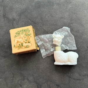 Vintage Avon Lammform Milchglas Parfüm Flakon mit Originalkarton - Bild 1 von 4