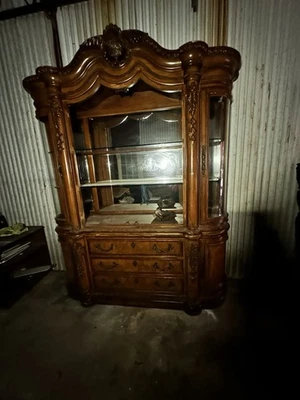 ✨ Gabinete de porcelana de madera maciza ornamentada de alta gama / Curio Hutch ✨ Foto 1 de 4