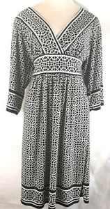 City Triangles Dress Geometric Design Size Medium - Picture 1 of 5