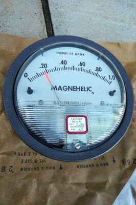 Dwyer Magnehelic Differential Pressure Gauge Model 2001 – Brand New - Image 1 of 4