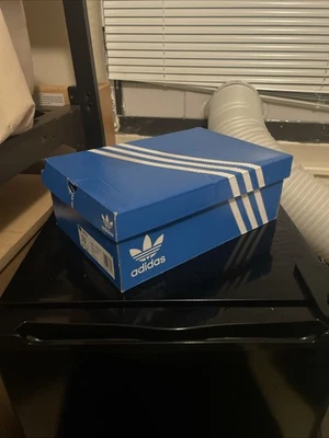 Мужские туфли-газели Adidas Originals Manchester United размер США 11 - Изображение 1 из 4