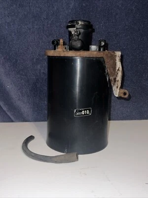 Bote de carbón de vapor de combustible Plymouth Gran Fury 1982-89 Foto 1 de 4