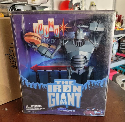 Diamond Select Toys The Iron Giant SDCC Cosmo Burger Exclusive Figure Sealed Cover