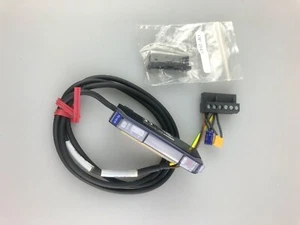 KEYENCE FS-V21R FSV21R Photoelectric Sensor Amplifier (OEM / New) - Picture 1 of 3