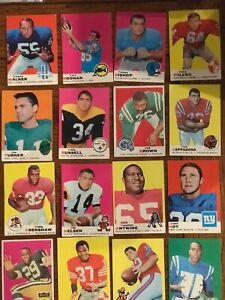 Wayne Walker 1969 Topps Football Card (Auction Is For One Card In Title)