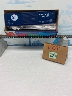 HO ROUNDHOUSE KIT 50' DOUBLE DOOR BOXCAR ~ POVA #35098 ~ PEND & OREILLE VALLEY - Image 1 of 4