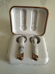 Happy Plugs Air 1 Plus Wireless Bluetooth In-Ear Kopfhörer & Ladecase Weiß - Bild 1 von 8