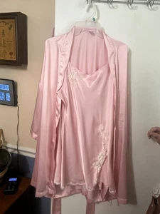 VICTORIA'S SECRET PINK ROBE & NIGHTIE #316 - Picture 1 of 9