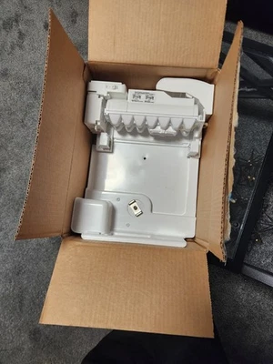 Máquina de hielo completa Geniue Kenmore con montaje de panel también funcionará para LG. Foto 1 de 4