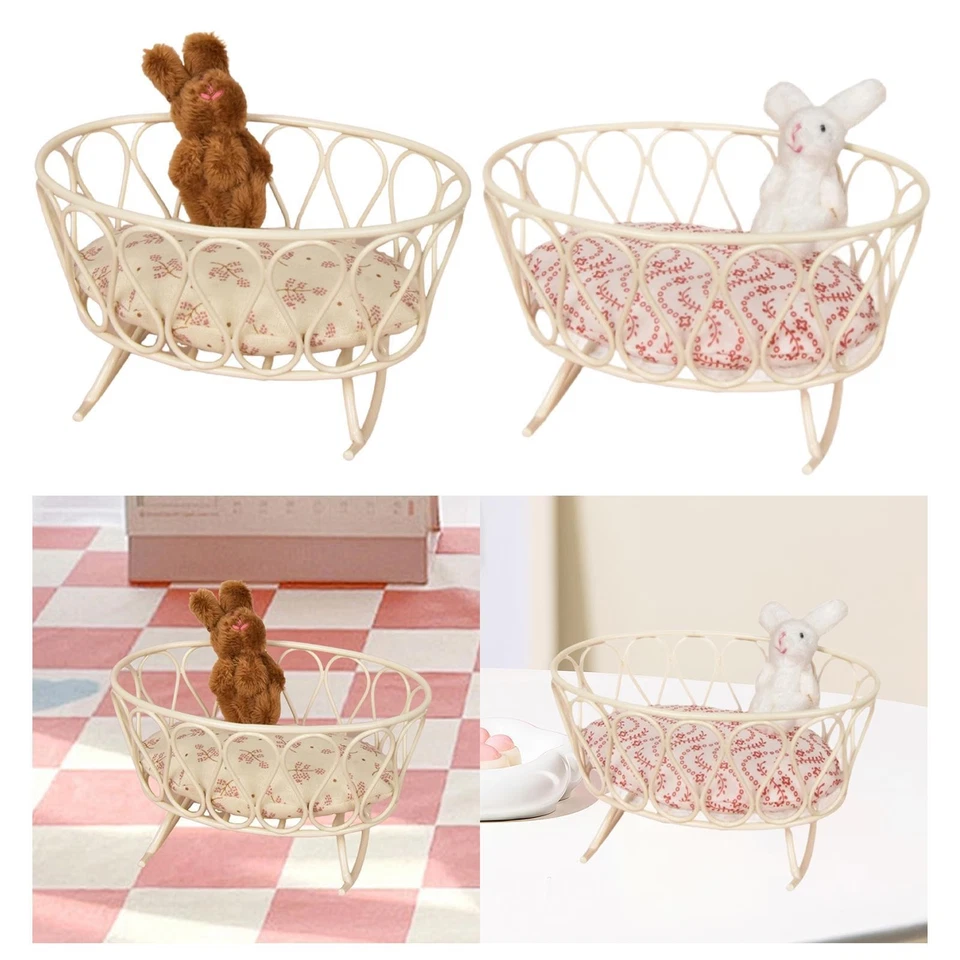 Mini letto in metallo Culla per bambole in miniatura in scala 1:12 per - Immagine 1 di 1