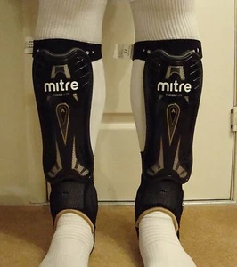 Mitre Fusion Lite Shinguards Shinpads (BNIB) Youths - Picture 1 of 9