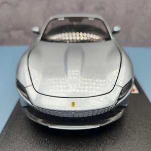 Ferrari Roma 2020 - modelo diecast 1:24 - plateado - de Bburago - con caja - Imagen 1 de 7