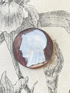 Joli Camée Coquillage - Femme au bonnet Phrygien - Marianne Bijoux - Picture 1 of 5