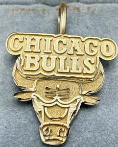 14K Yellow Gold 1994 Chicago Bulls Basketball Necklace Charm Pendant ~ 2.0g - Picture 1 of 5