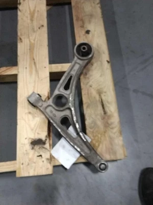 Brazo de control inferior delantero derecho usado delantero se adapta a: Hyundai Sonata 2017 delantero R Foto 1 de 4