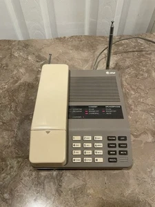 Vintage AT&T HT 5500 Cordless Telephone System w/ Base, Handset, & Power adapter - Picture 1 of 13