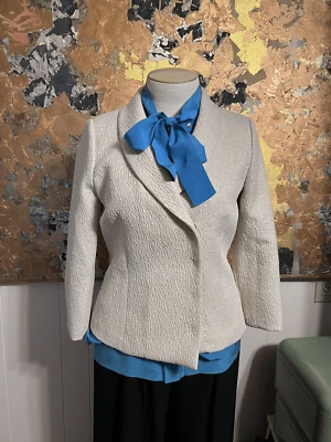 Blazer forrado con frente a presión metálico dorado crema 12 Magaschoni Collection para mujer Foto 1 de 4