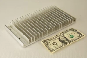 Amplificador de potencia del radiador disipador de calor de aluminio grande 251 mm x 135 mm x 28 mm - Imagen 1 de 5