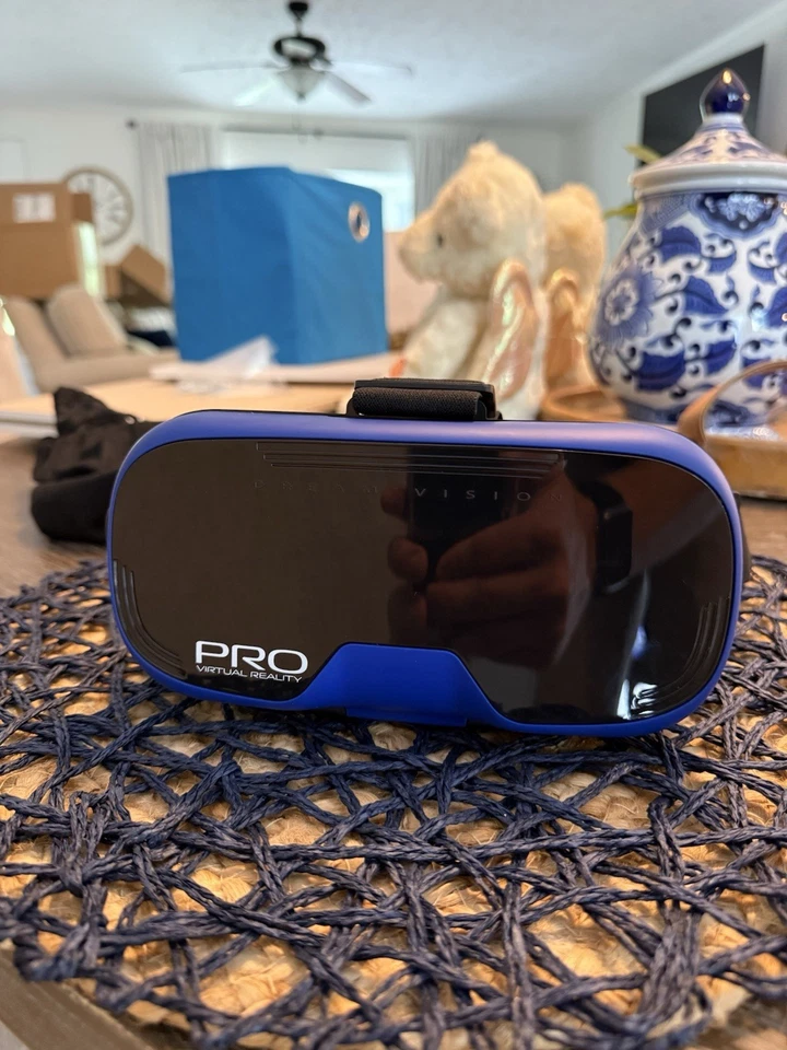 Auriculares de realidad virtual Tzumi Dream Vision Pro con auriculares retráctiles Foto 1 de 4