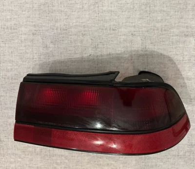 Eagle Talon 1991 2,0 turbo genuino fabricante de equipos originales lámpara trasera derecha pasajero luz trasera Foto 1 de 4