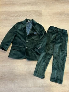 Isaac Mizrahi NY Little Boys Green Velvet Suit Size 4 St Patty’s Day - Picture 1 of 7