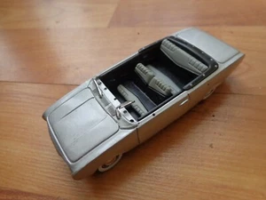 CORGI SOLIDO 1/43 CLASSIC 1960 FORD TAUNUS DIECAST MODEL CAR USED - Picture 1 of 1