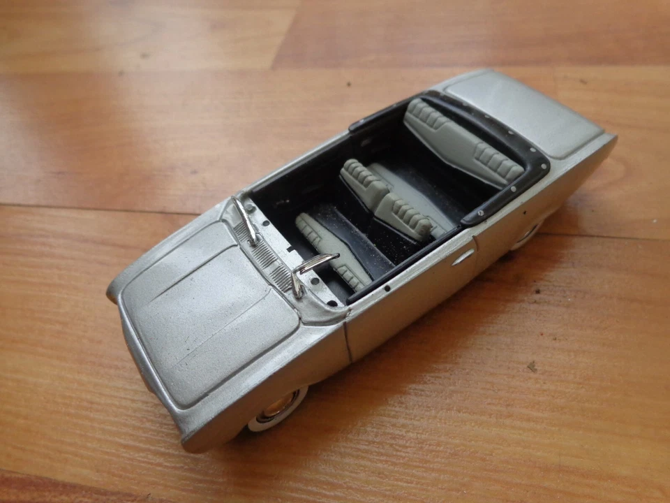 Corgi Solido 1/43 Klassisch 1960 Ford Taunus Druckguss Modellauto Gebraucht - Bild 1 von 1