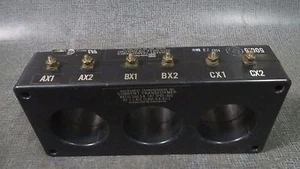 TRANSFORMADOR DE CORRIENTE CUTLER HAMMER 500:5A / 50-400 Hz # 2092A37H07 # 3P85-501 - Imagen 1 de 6