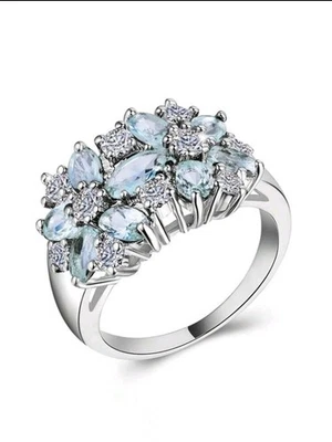 Anillo con racimo de circonitas cúbicas azul bebé cobre chapado en plata talla 8 Foto 1 de 4