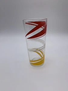 Mid Century Colored Ribbon 16 Oz Tumbler Glass With Red,Yellow & White Swirl - Bild 1 von 5