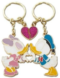 Tokyo Disney Resort 2019 Key Chain Pair Set Donald & Daisy From Japan - Picture 1 of 3