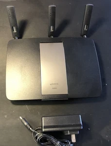 Linksys EA6900 V1.1  Router - 1300 Mbps Wireless Speed  2.4GHz & 5GHz - Picture 1 of 3