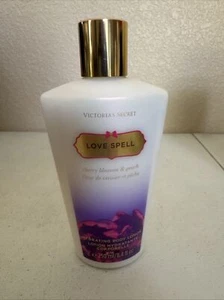 Victoria's Secret Love Spell feuchtigkeitsspendende Körperlotion 8,4 Oz. Vintage RAR - Bild 1 von 6
