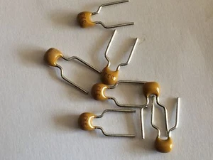 33pF 100V MLC CAPACITOR (X8) bdc43 - Picture 1 of 1