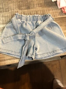 YOUTH GIRLS PULL ON BLUEJEAN SHORTS WITH BELT SIZE 6 - Picture 1 of 3