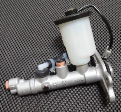 AISIN 制动主缸 JDM 零件适用于丰田 AE86 1984 及之后 — 第 1/3 张图片