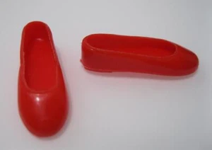 VINTAGE 1960s Barbie DOLL Clothes-SKIPPER RED FLATS shoes Hong Kong-EXcellent - Picture 1 of 3