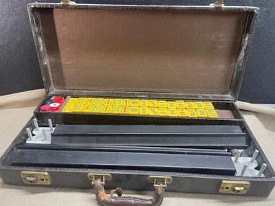 MAHJONG Butterscotch Tiles 4 Racks 140 tiles in a international mercantile agenc - Image 1 of 4